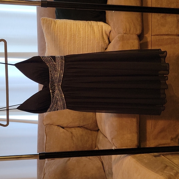 Prom / formal / New Years Eve dress - Picture 2 of 4